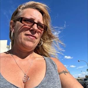 Meet your Posher, Leslie